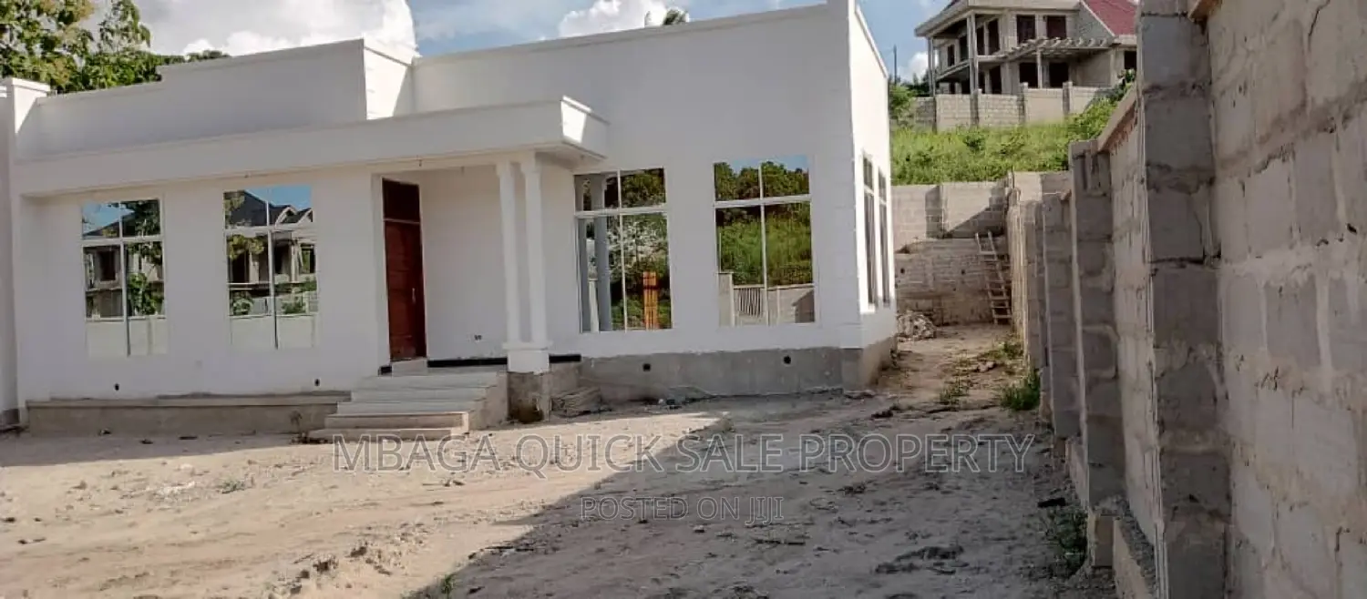 3bdrm Apartment in Goba Njia Nne for sale