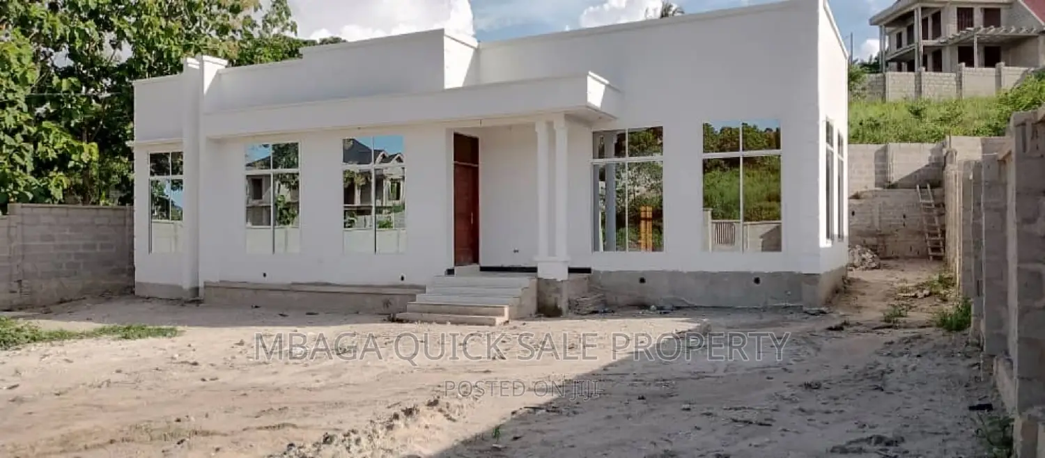 3bdrm Apartment in Goba Njia Nne for sale