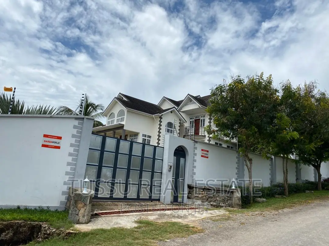 4bdrm Mansion in House For Sale, Kinondoni for sale