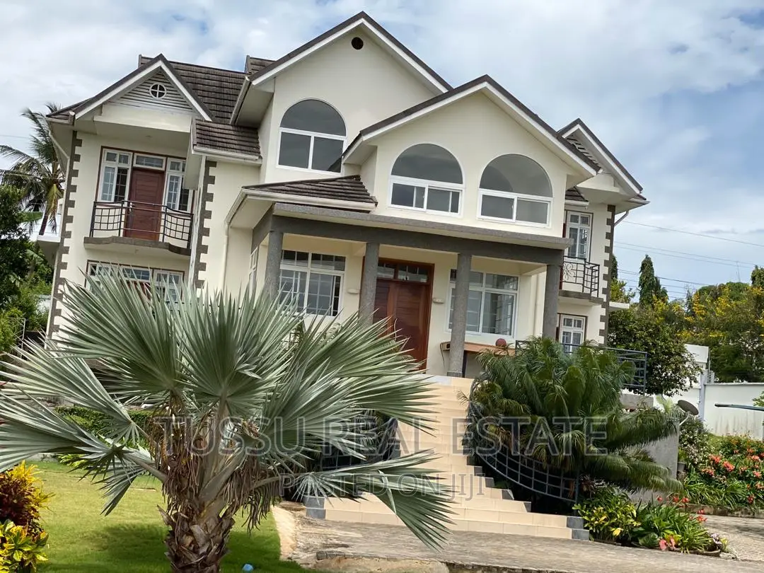 4bdrm Mansion in House For Sale, Kinondoni for sale