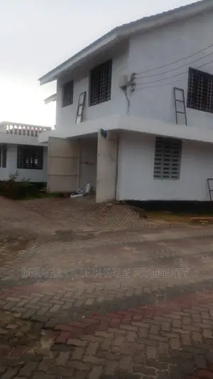6bdrm House in Regent Estate, Mikocheni for rent