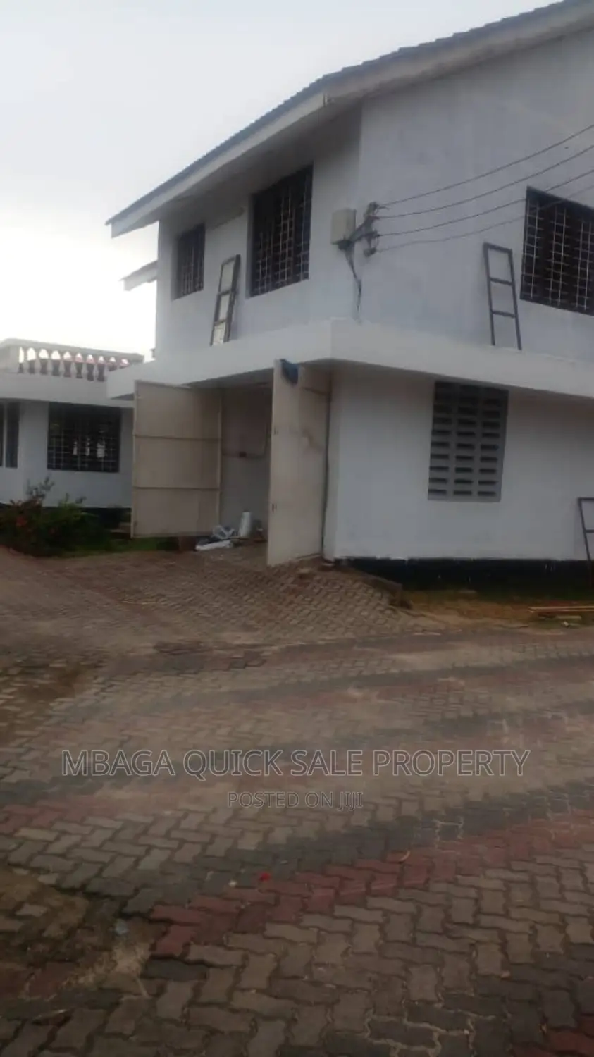 6bdrm House in Regent Estate, Mikocheni for rent