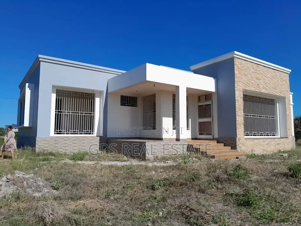 4bdrm House in Mbweni Mpiji, Kinondoni for sale