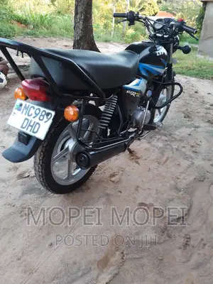 TVS HLX 125 2022 Black