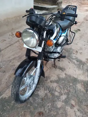 TVS HLX 125 2022 Black