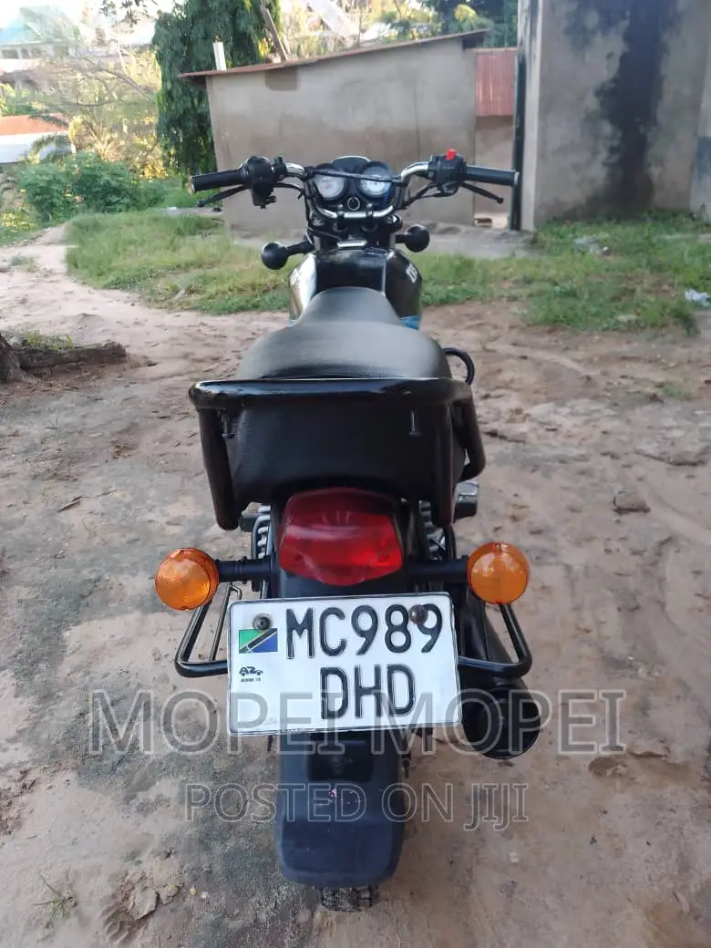 TVS HLX 125 2022 Black