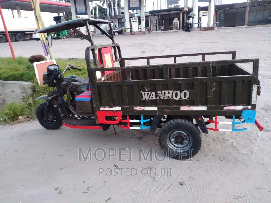 TVS King Cargo 2021 Beige