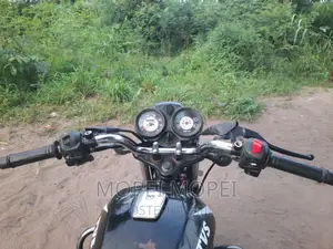 TVS HLX 125 2022 Black