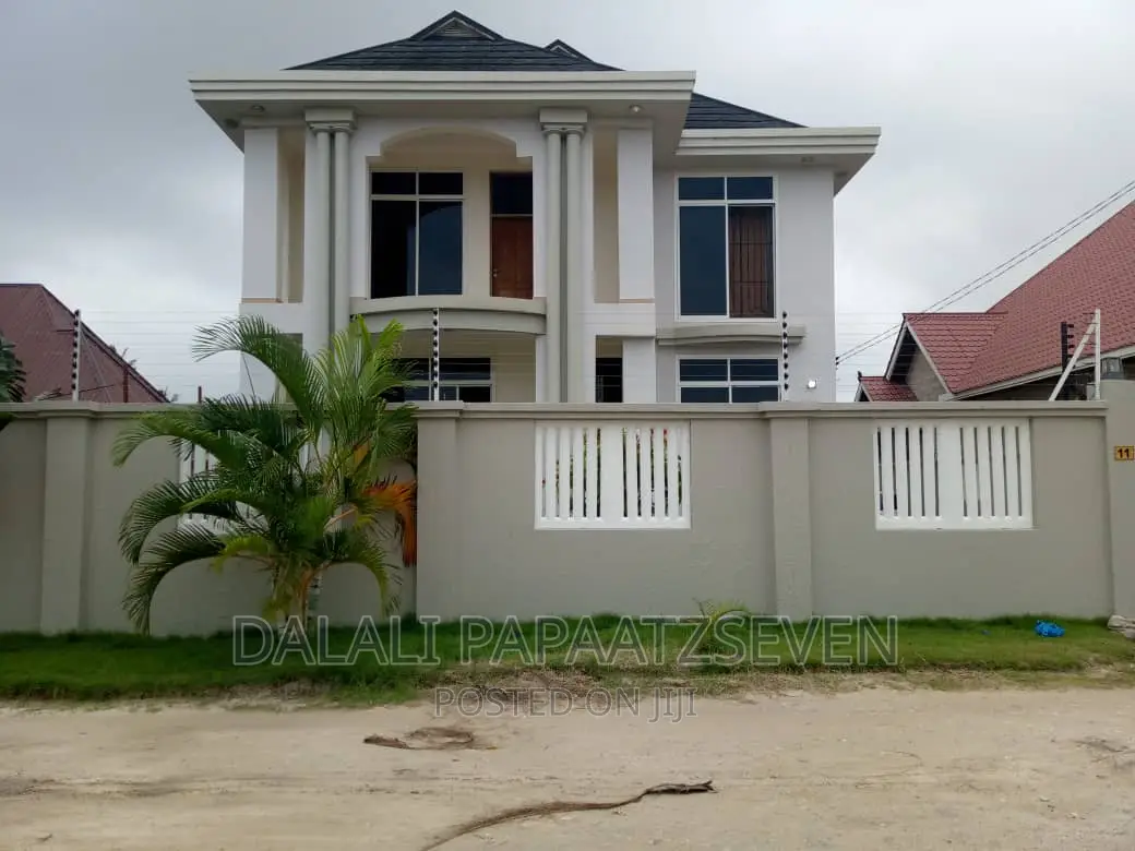 5bdrm House in Dalalipapaatzseven, Kinondoni for rent