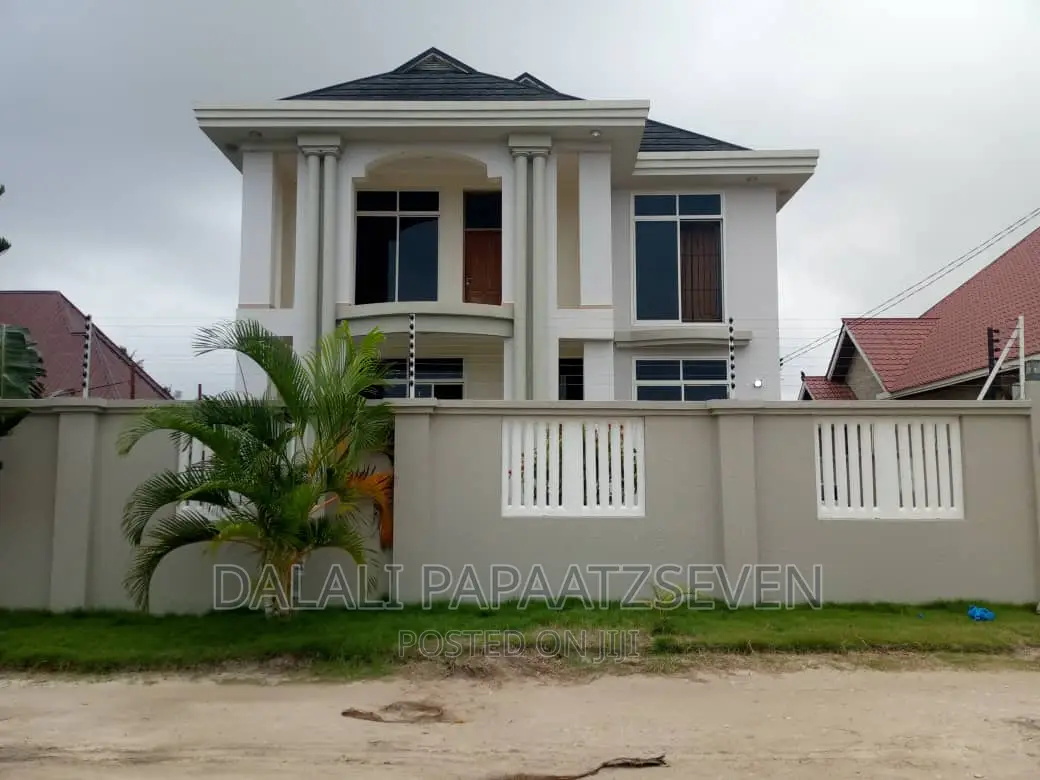 5bdrm House in Dalalipapaatzseven, Kinondoni for rent