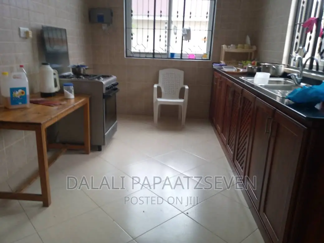 5bdrm House in Dalalipapaatzseven, Kinondoni for rent