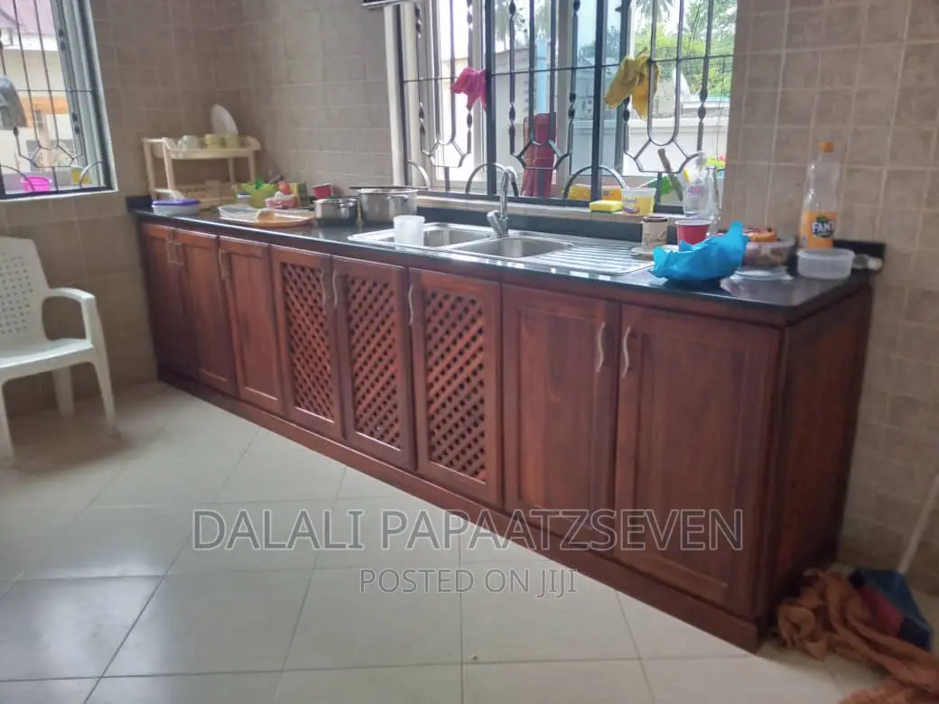 5bdrm House in Dalalipapaatzseven, Kinondoni for rent