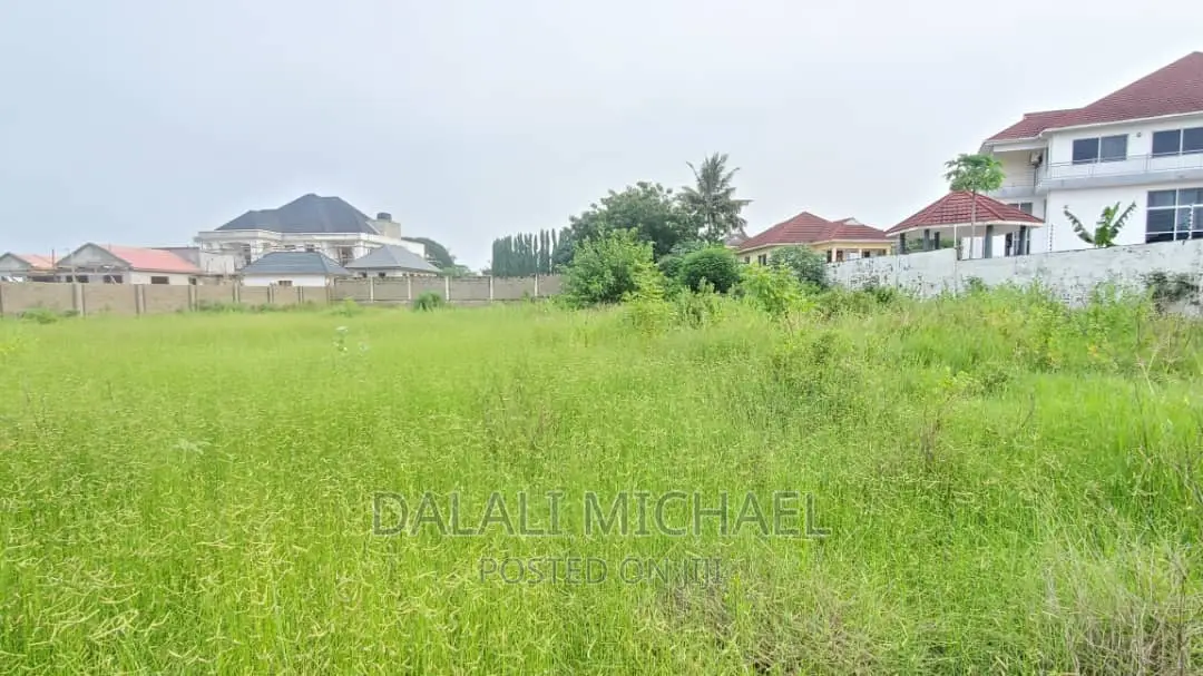 Plot for Sale Mbweni Mpiji £.