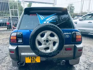 Toyota RAV4 Automatic 2000 Blue