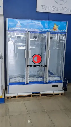 Delta Showcase 1053L 3 Door Display SCD-1050