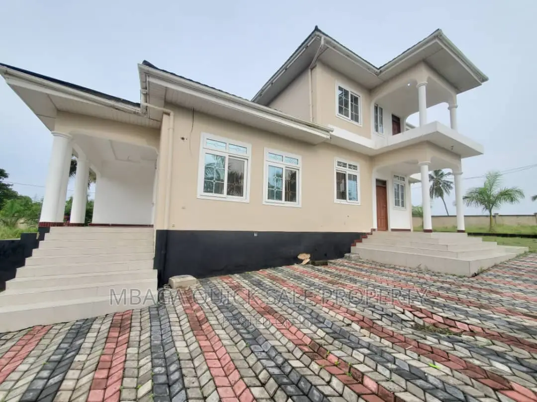 5bdrm House in Madale, Bunju for sale