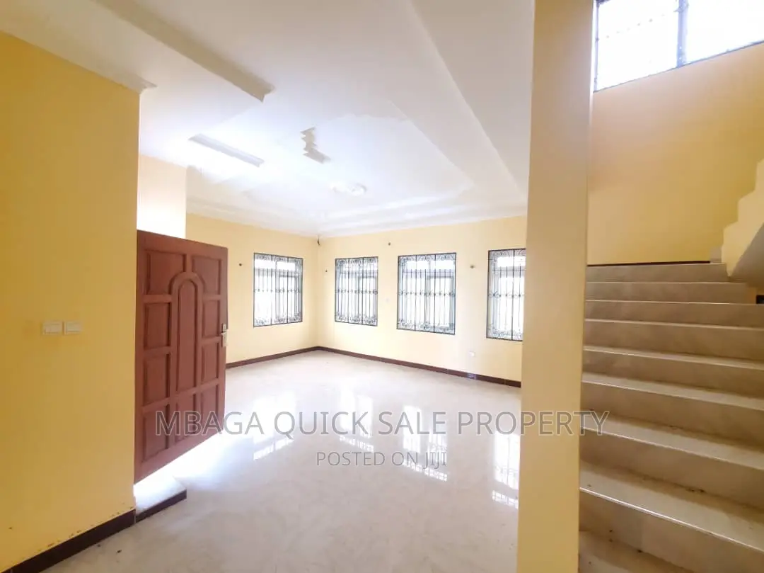 5bdrm House in Madale, Bunju for sale