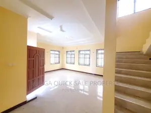 5bdrm House in Madale, Bunju for sale