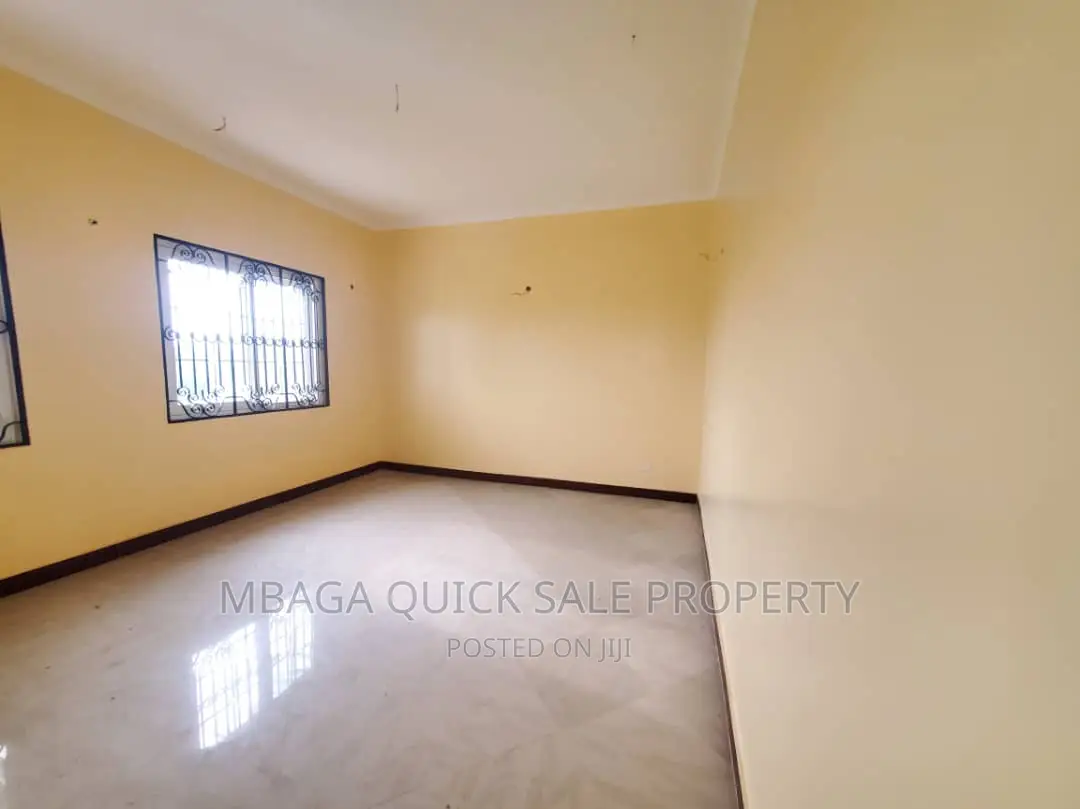 5bdrm House in Madale, Bunju for sale