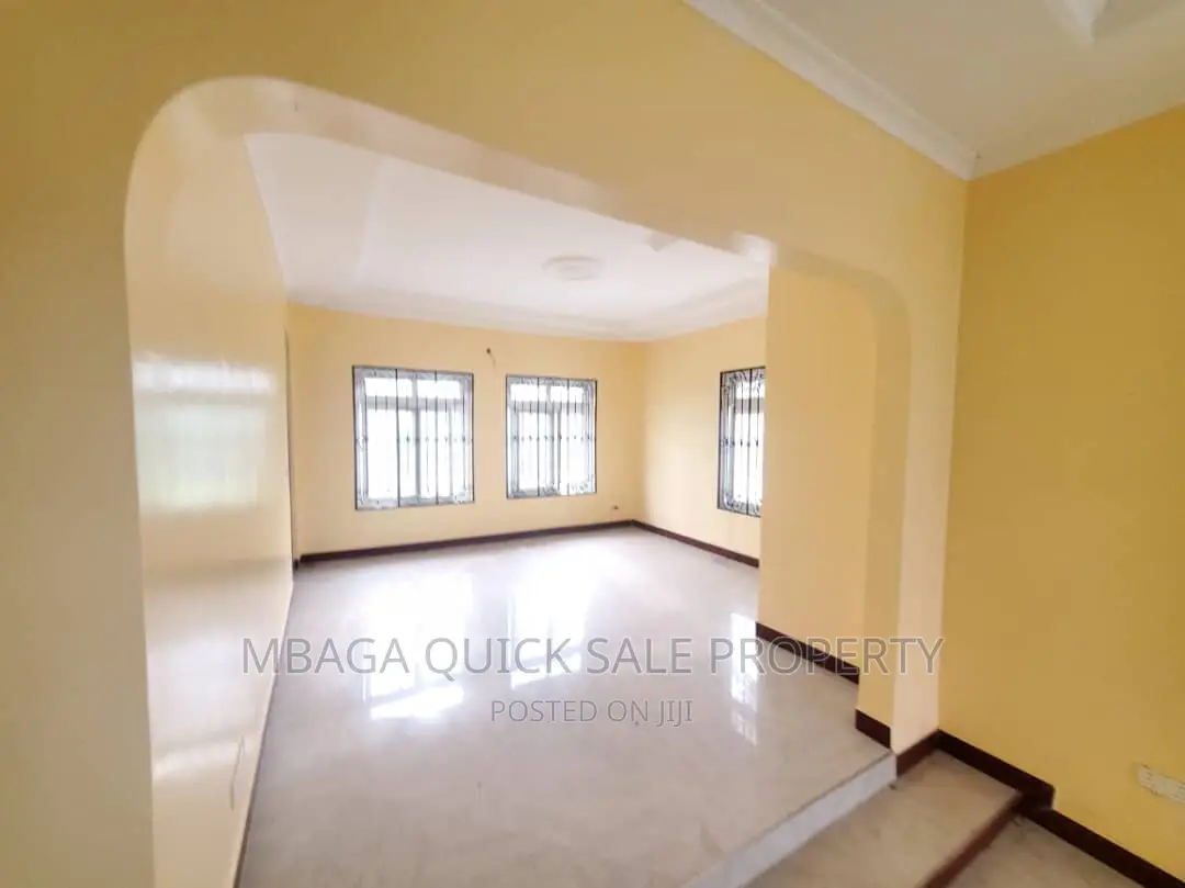 5bdrm House in Madale, Bunju for sale