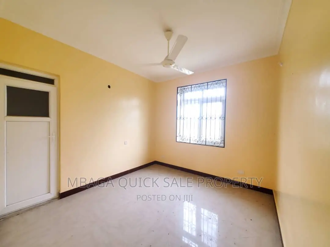 5bdrm House in Madale, Bunju for sale