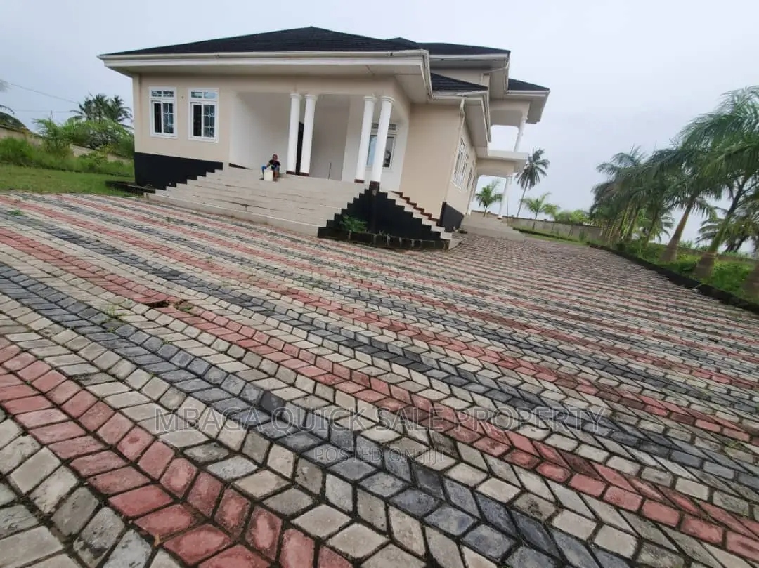 5bdrm House in Madale, Bunju for sale