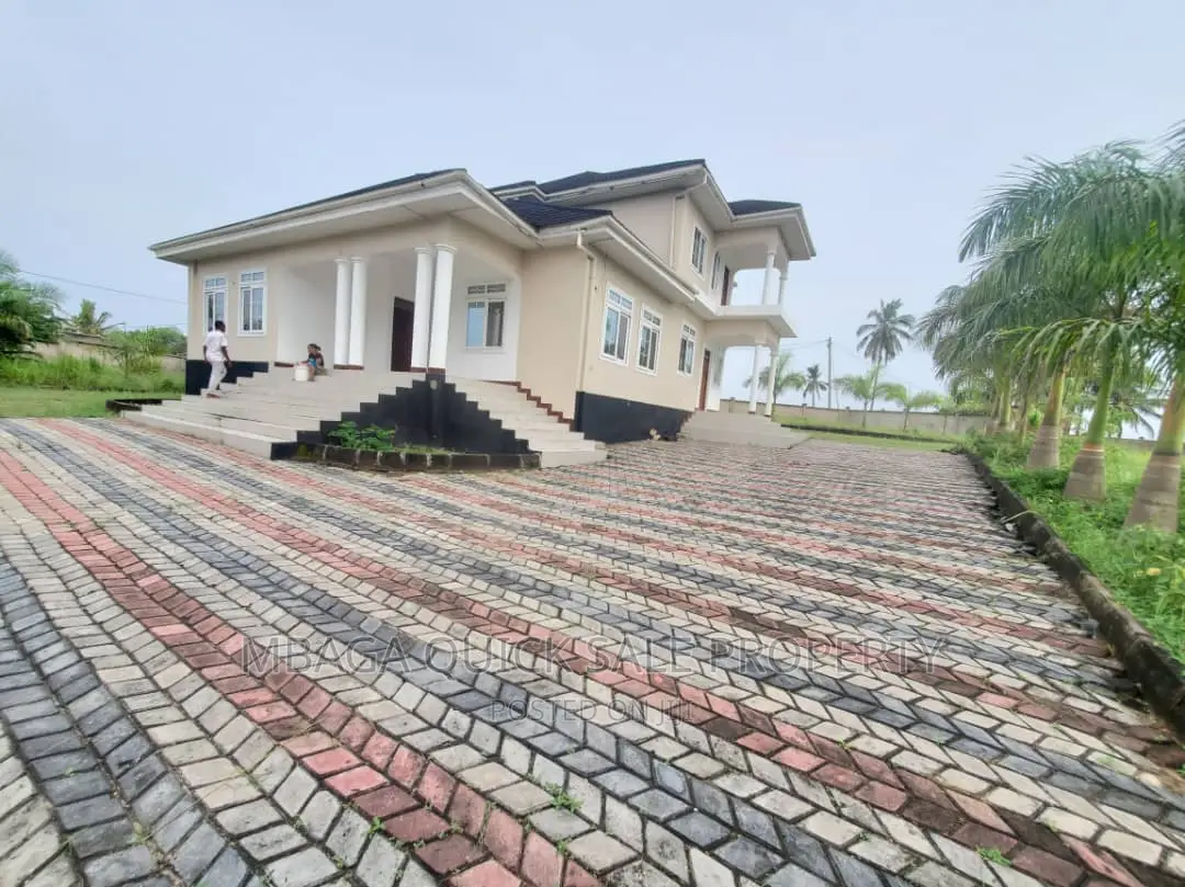 5bdrm House in Madale, Bunju for sale