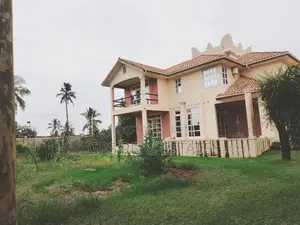 6bdrm House in Bahari Beach, Kinondoni for sale