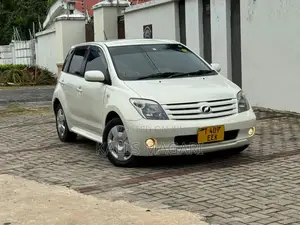 Toyota IST 2007 White