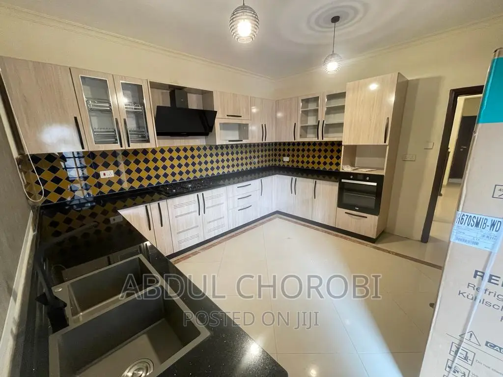 Furnished 4bdrm Villa in Ada Estate for rent