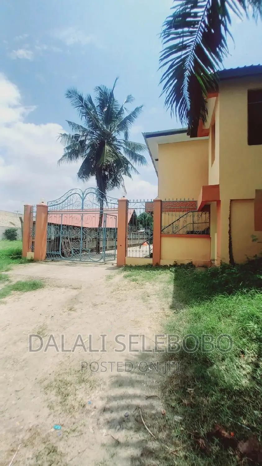 Furnished 1bdrm Shared Apartment in Mawasliano Stand, Kinondoni