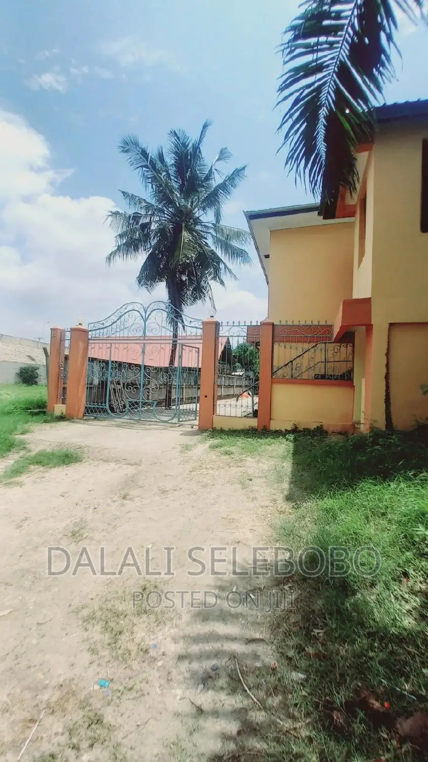Furnished 1bdrm Shared Apartment in Mawasliano Stand, Kinondoni
