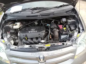 Toyota IST 2005 Gray