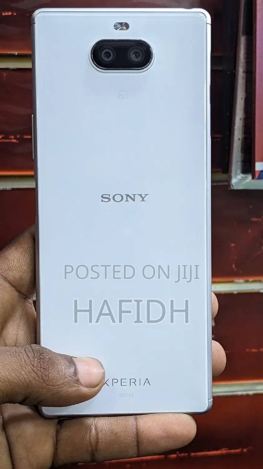 Sony Xperia 8 SOV42 64 GB White