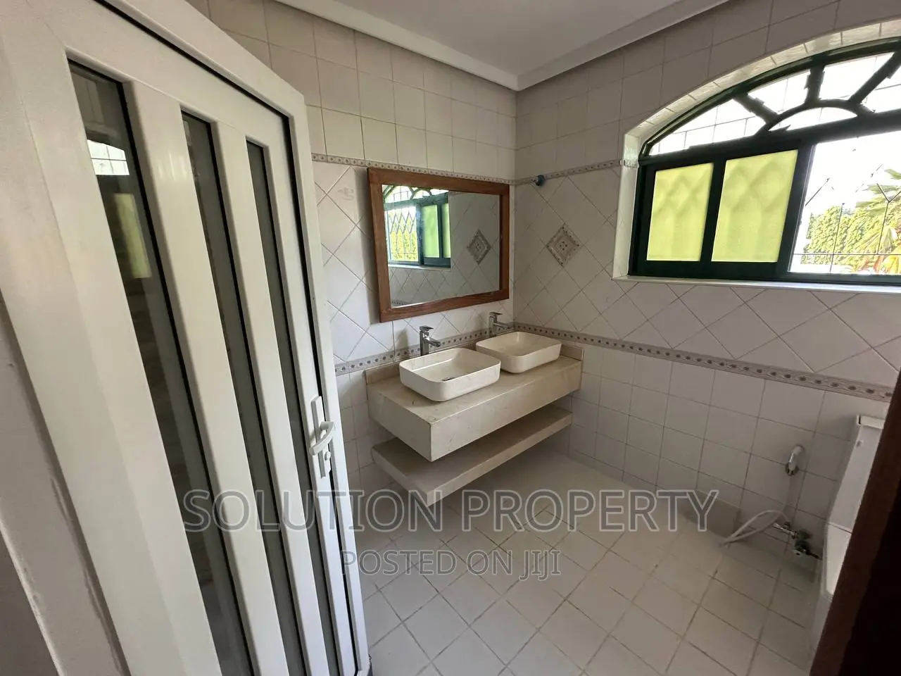 Furnished 5bdrm Villa in Oyster Bay for rent