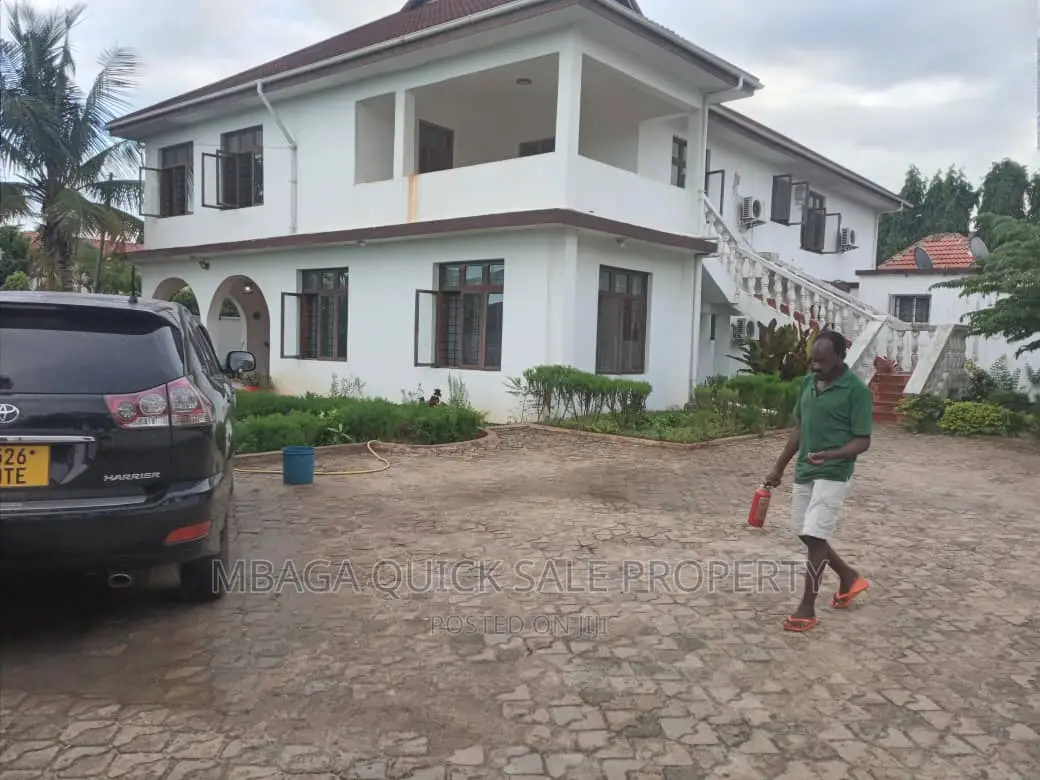 3bdrm Apartment in Mbezi Beach Shoppers for rent