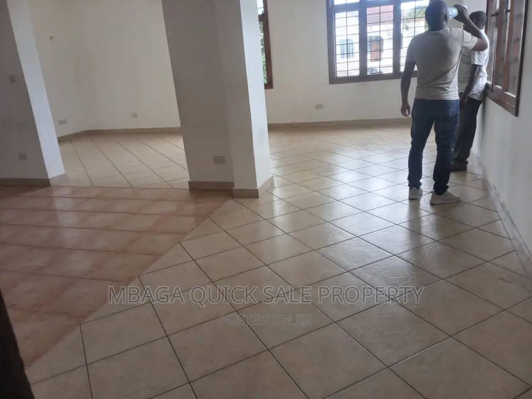 3bdrm Apartment in Mbezi Beach Shoppers for rent
