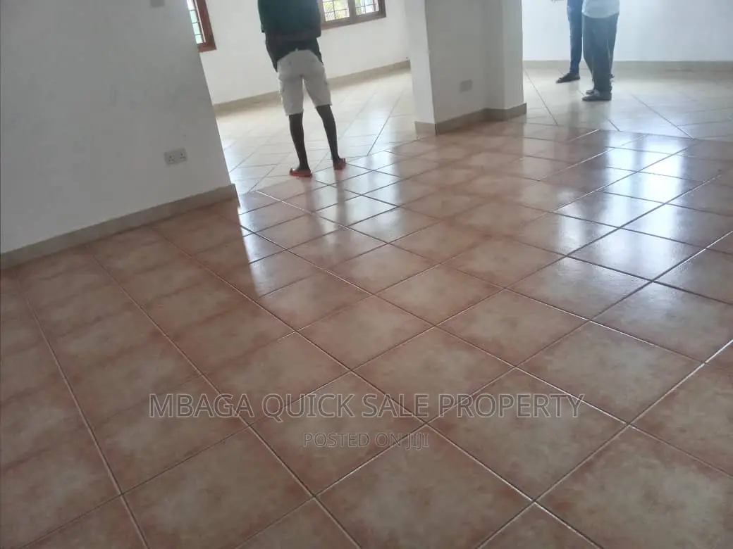 3bdrm Apartment in Mbezi Beach Shoppers for rent