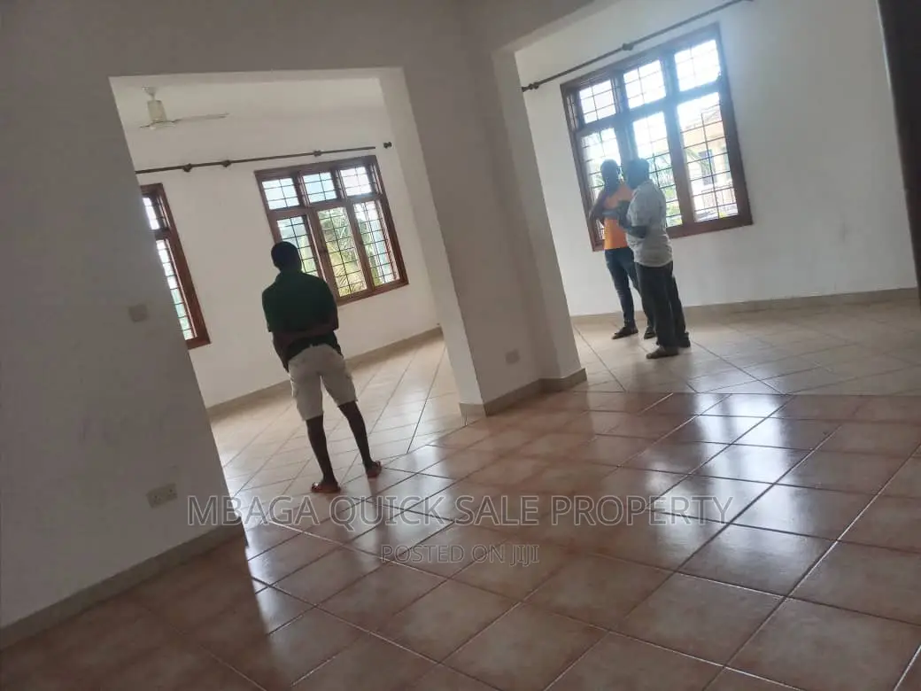 3bdrm Apartment in Mbezi Beach Shoppers for rent