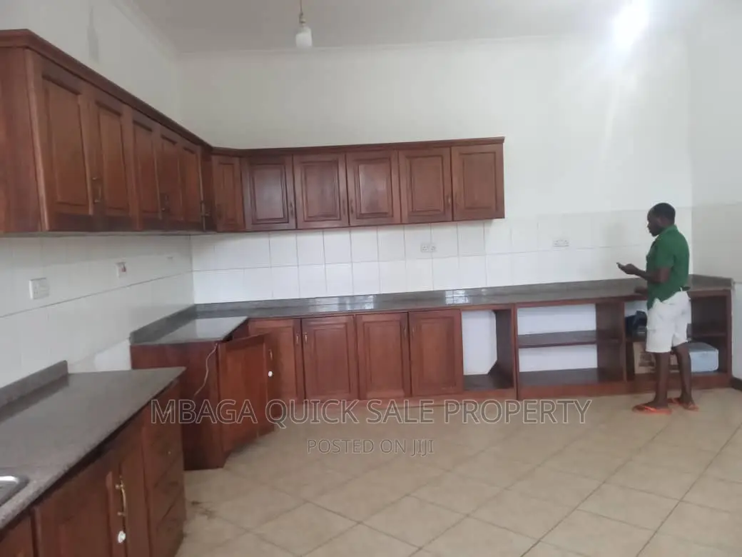 3bdrm Apartment in Mbezi Beach Shoppers for rent