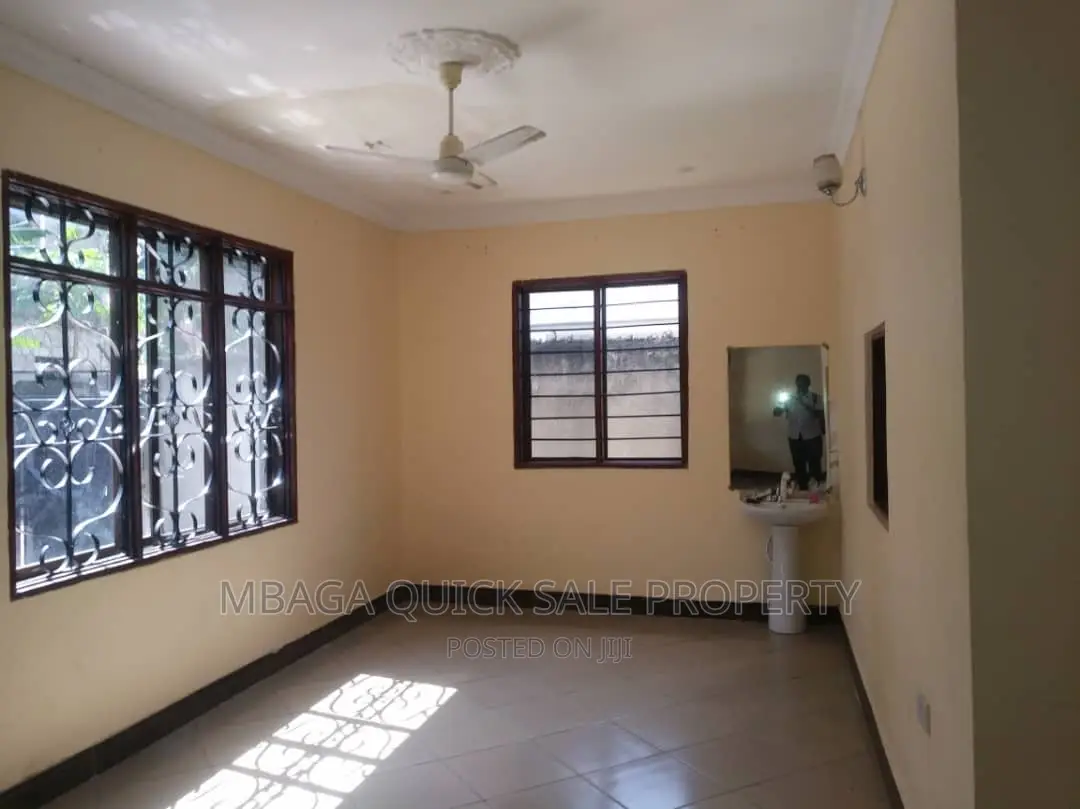 4bdrm House in Mwananyamala for rent