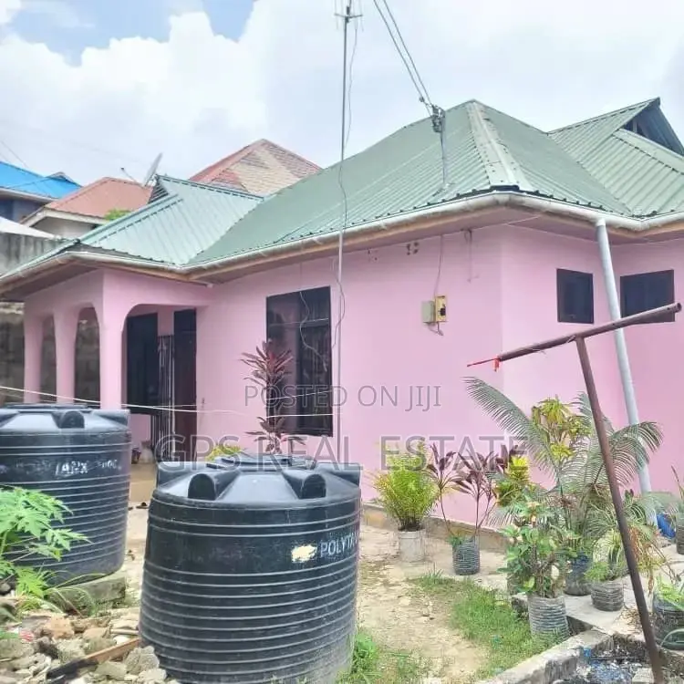 3bdrm House in Kimara Temboni, Kinondoni for sale