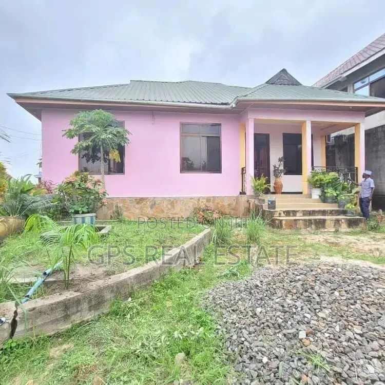 3bdrm House in Kimara Temboni, Kinondoni for sale
