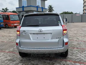 Toyota RAV4 2010 Silver
