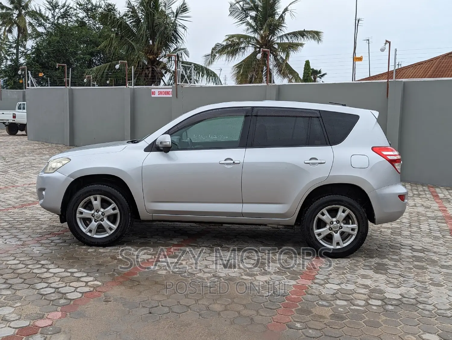 Toyota RAV4 2010 Silver