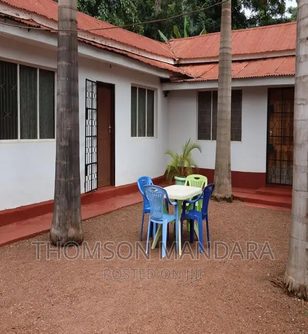 Rooms/Home Stay At KDC Moshi