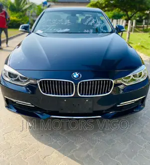 BMW 320i 2014 Blue