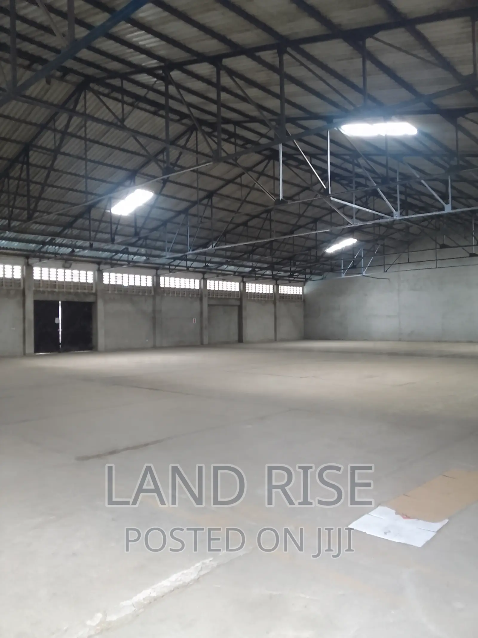 1300 SQM Warehouse