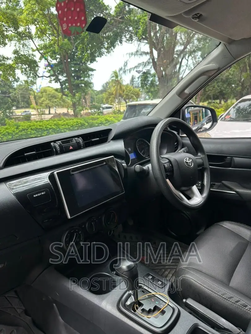 Toyota Hilux SR 4x4 2015 Blue