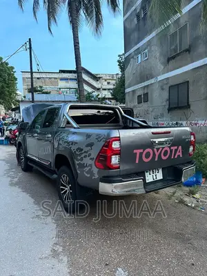 Toyota Hilux 2017 Gray